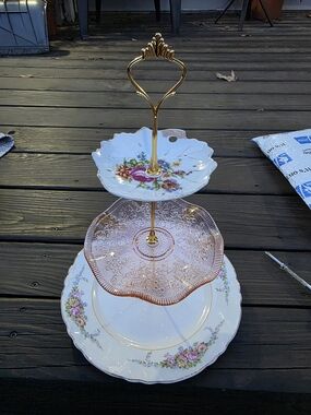 Vintage Floral 3-Tier Serving Stand - Pink and Gold